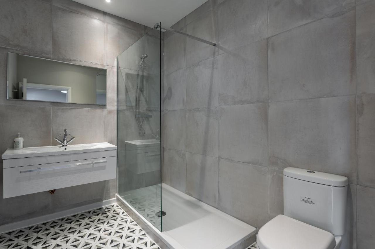 2 Bedroom Apartments With Sofa Bed In Southend المظهر الخارجي الصورة