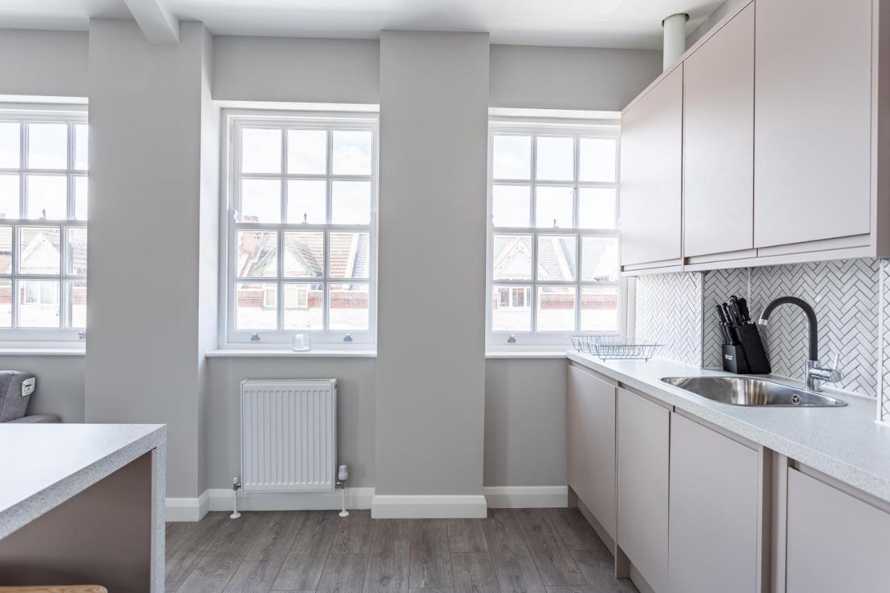 2 Bedroom Apartments With Sofa Bed In Southend المظهر الخارجي الصورة